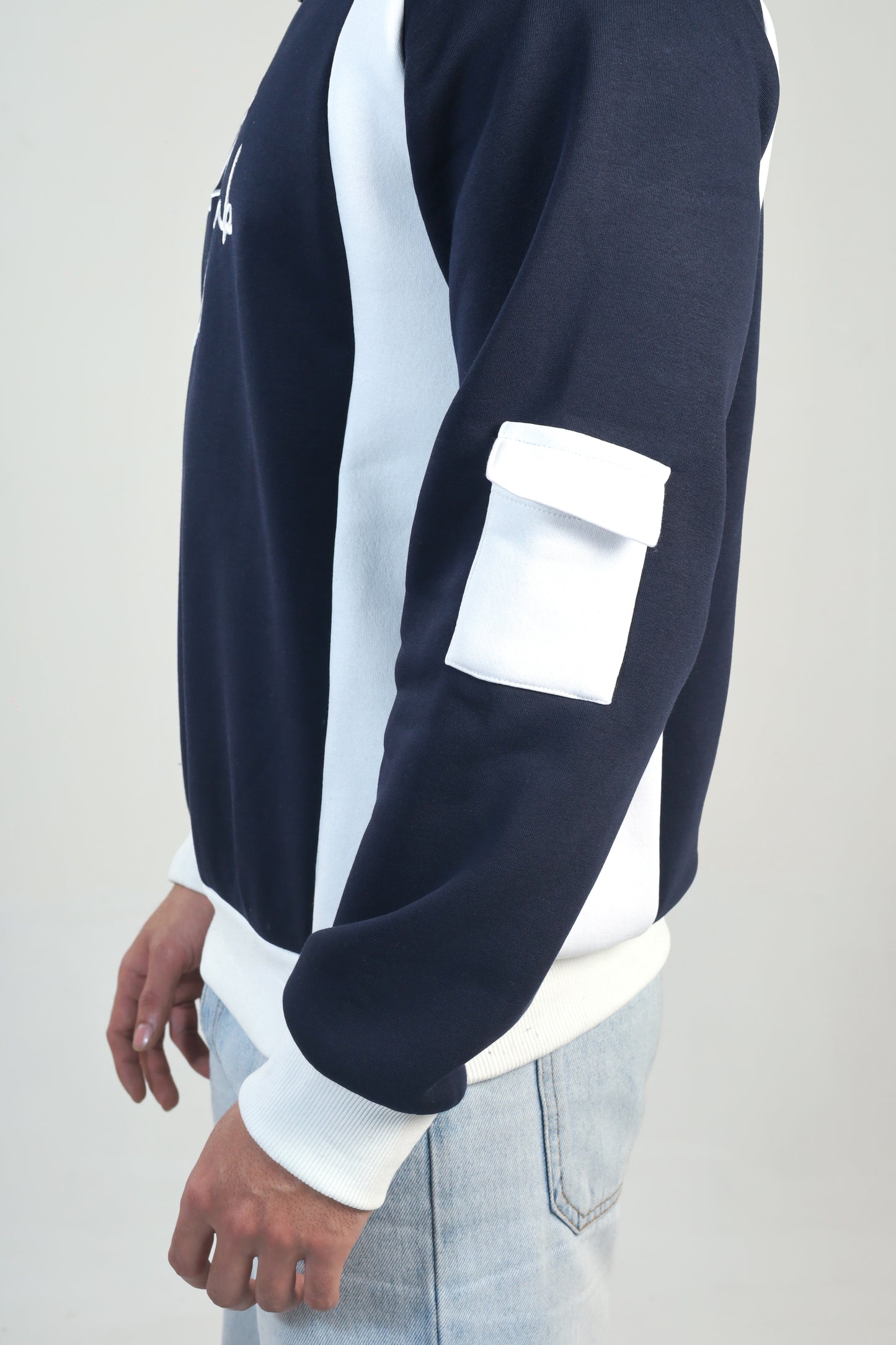 BLUE BLESS CLUB SWEATSHIRT